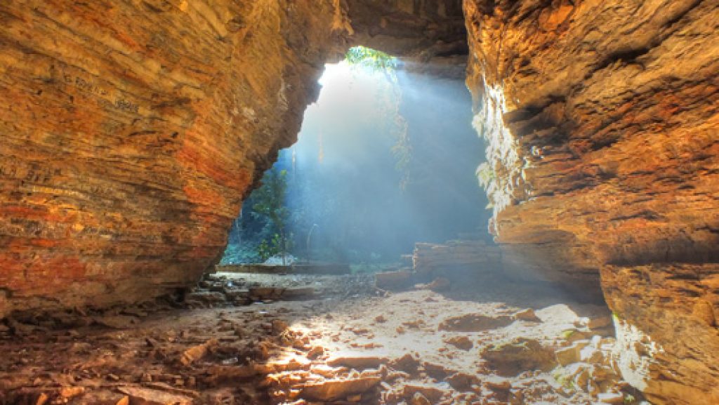 tharon-cave-img